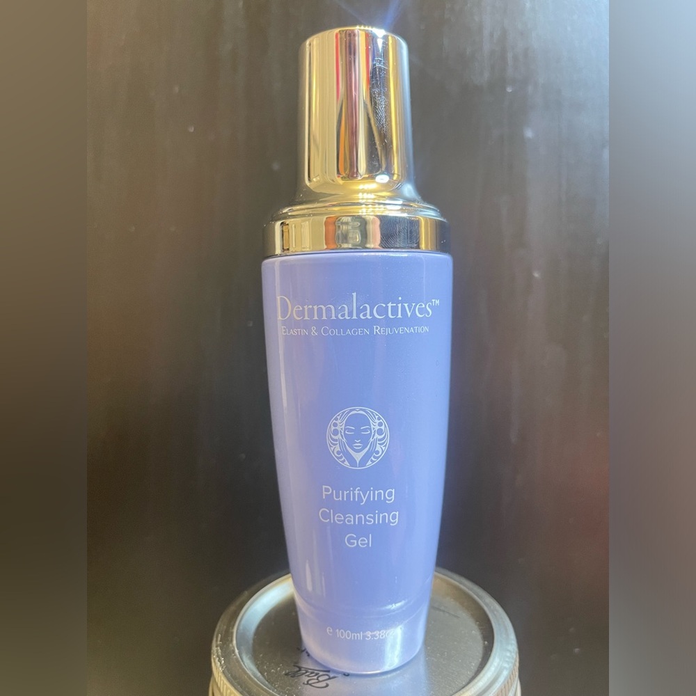 Dermalactives purifying cleansing gel, received in kit, never used.
